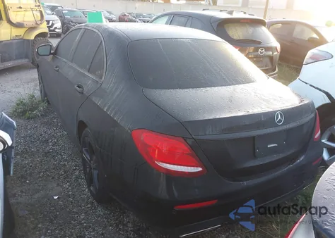 2018 Mercedes-Benz E 300 z USA, uszkodzony, nr VIN WDDZF4JB6JA343460